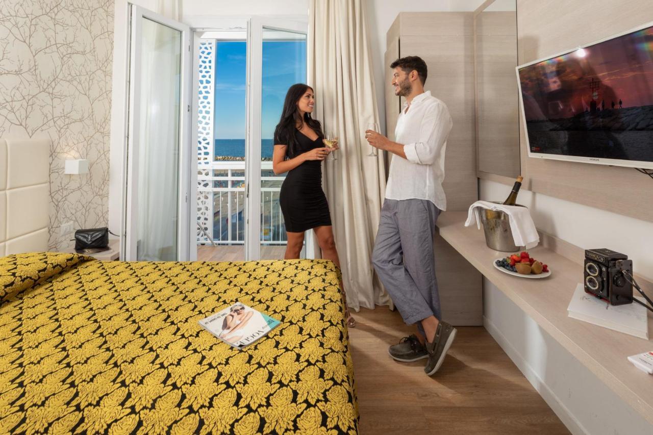 Feel Good Hotel Rimini Bagian luar foto