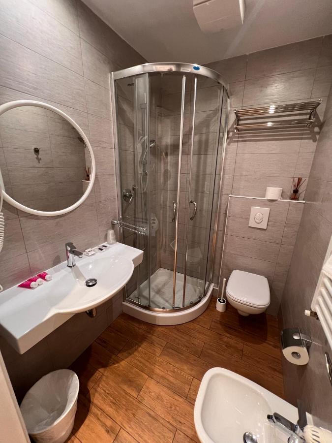 Feel Good Hotel Rimini Bagian luar foto