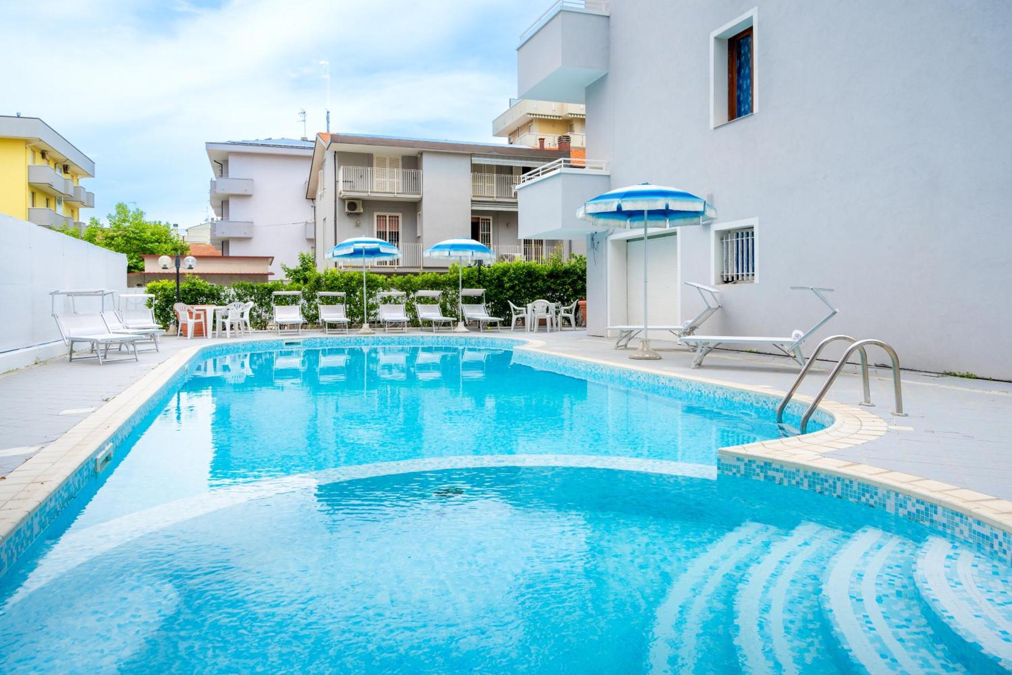 Feel Good Hotel Rimini Bagian luar foto