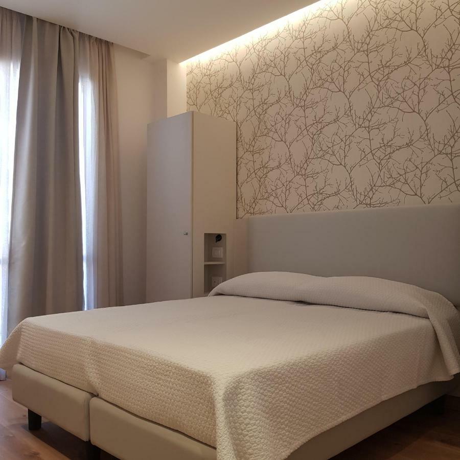 Feel Good Hotel Rimini Bagian luar foto