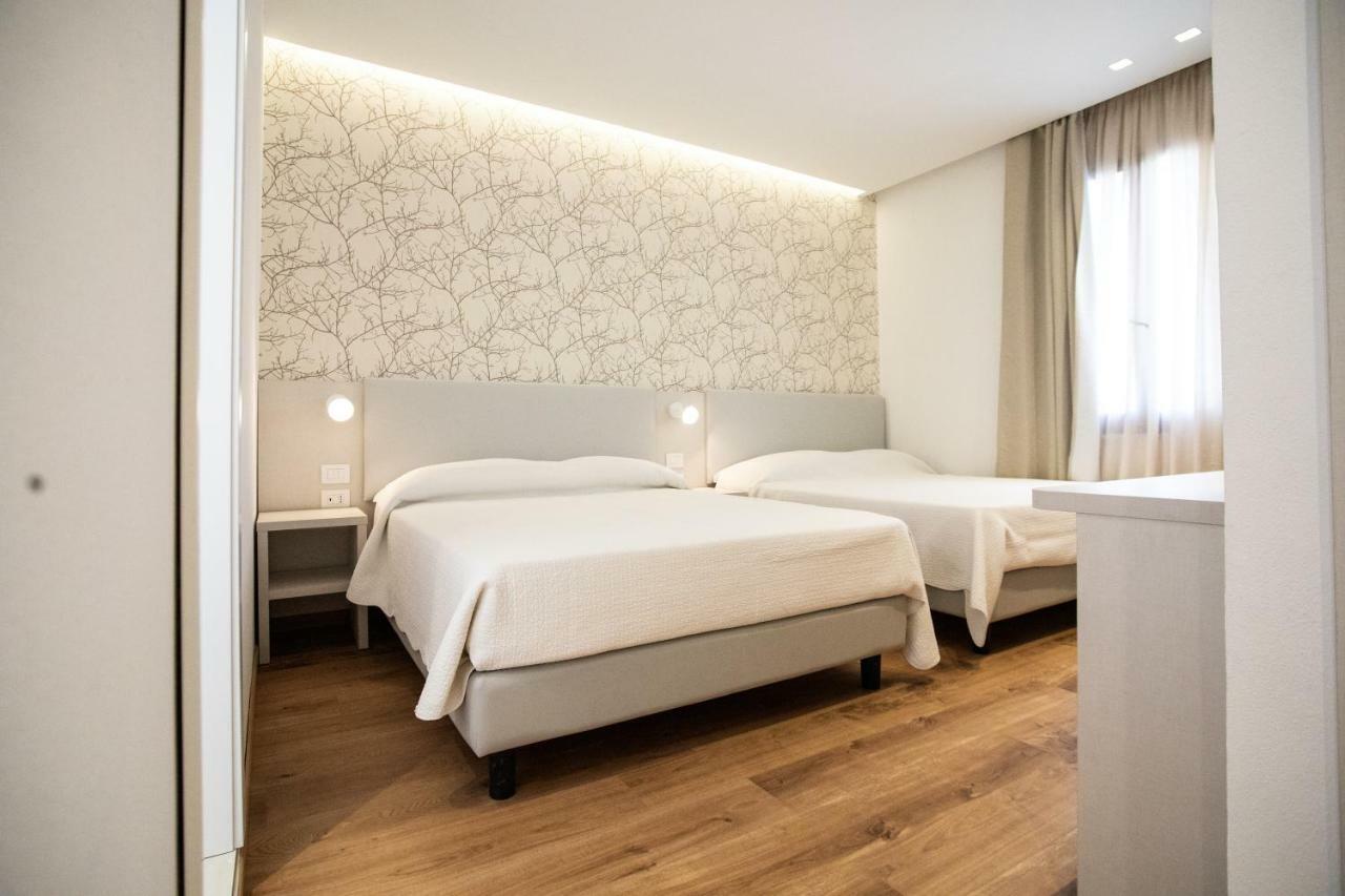 Feel Good Hotel Rimini Bagian luar foto