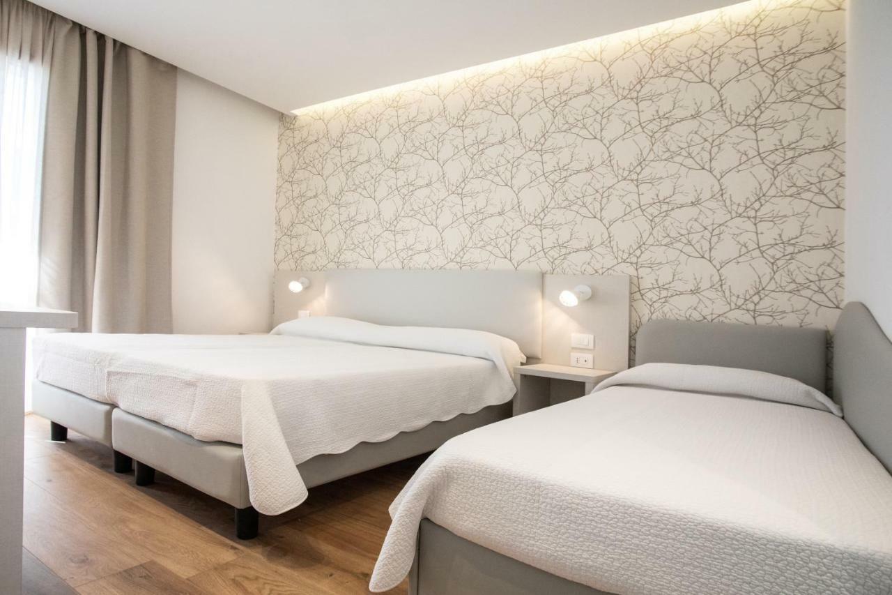 Feel Good Hotel Rimini Bagian luar foto