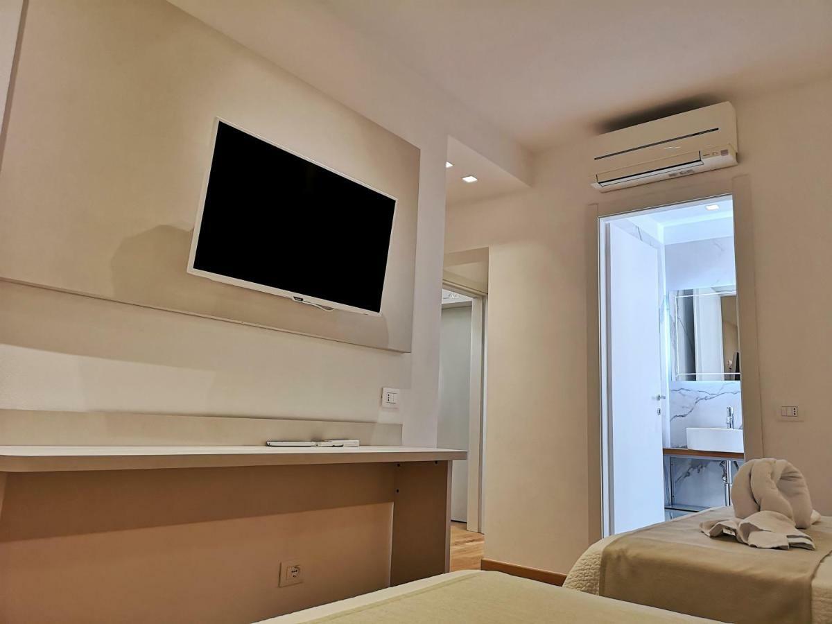 Feel Good Hotel Rimini Bagian luar foto