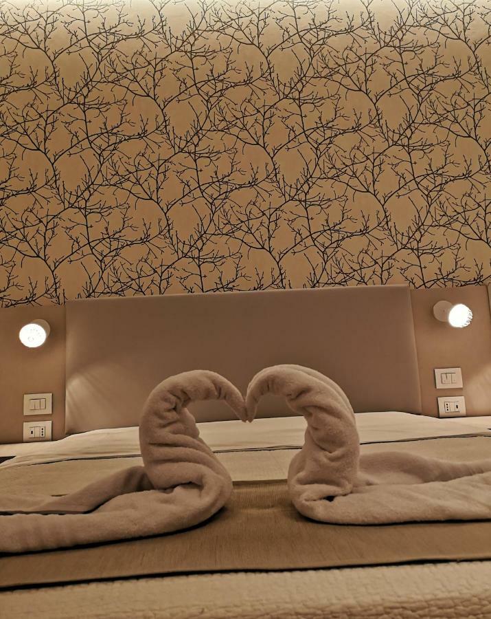 Feel Good Hotel Rimini Bagian luar foto